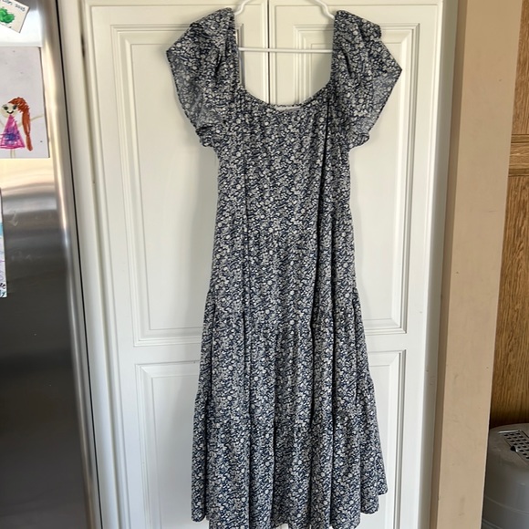 Carly Jean Los Angeles Dresses & Skirts - Carly Jean blue floral midi dress- L